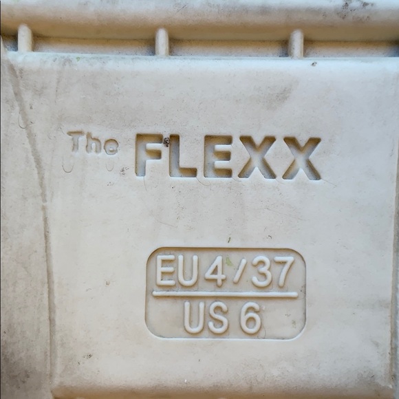 THE FLEXX Sneak Name Gold/Dune slip on sneaker - Picture 5 of 7